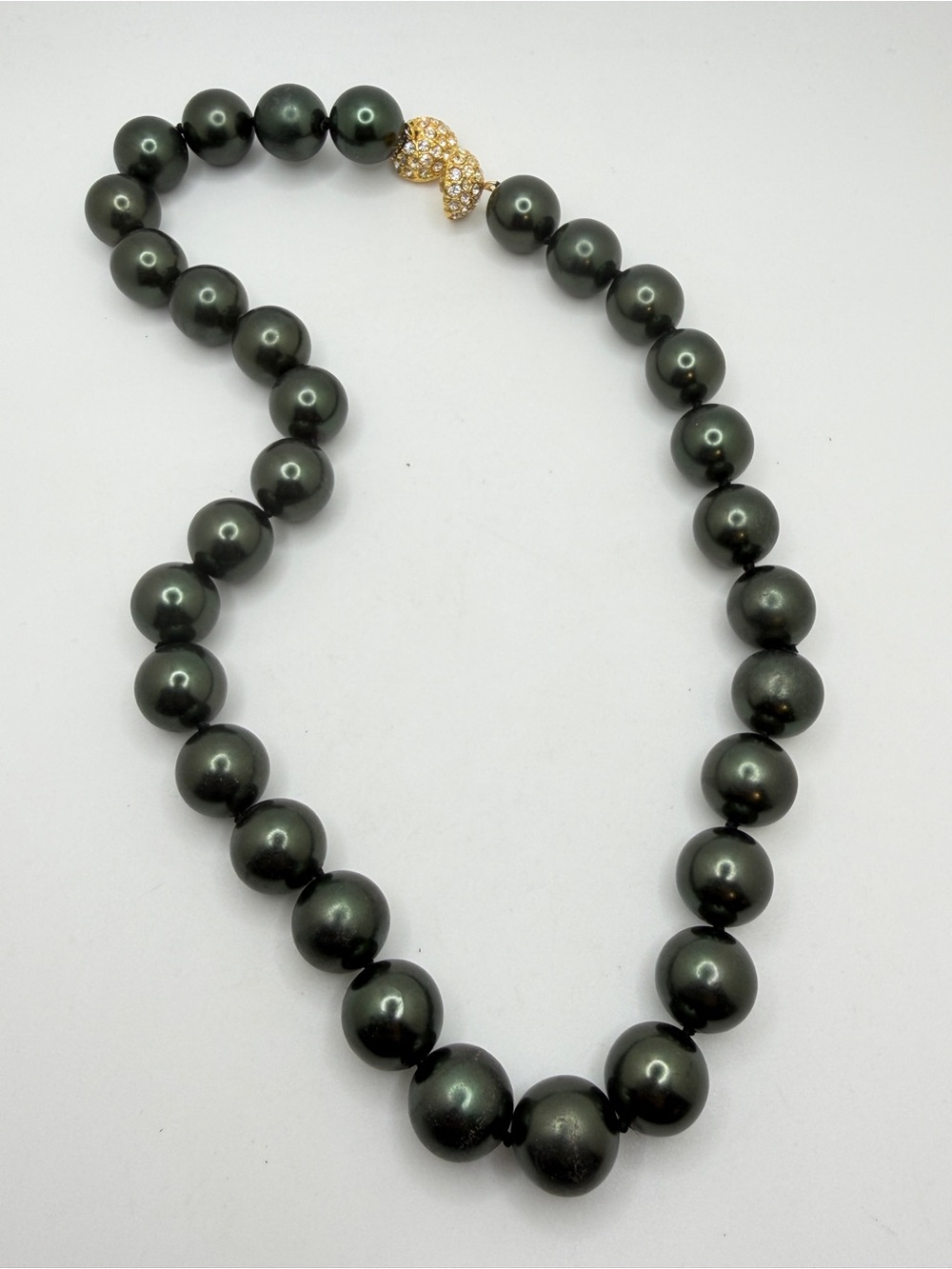 19"‎ Statement Faux Gray 15mm "Pearl" necklace with gold tone/rhinestone clasp!